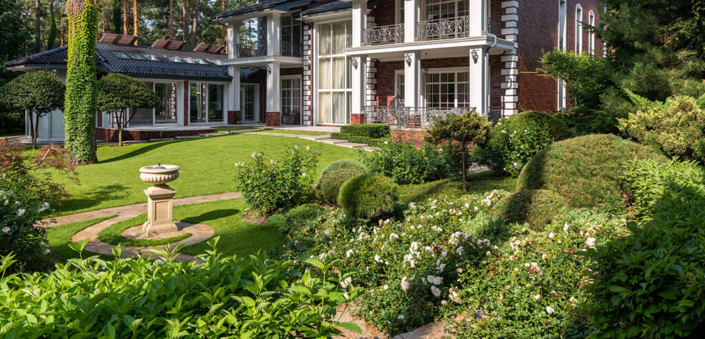 landscape construction in South Pasadena backyard with modern hardscape and planting design